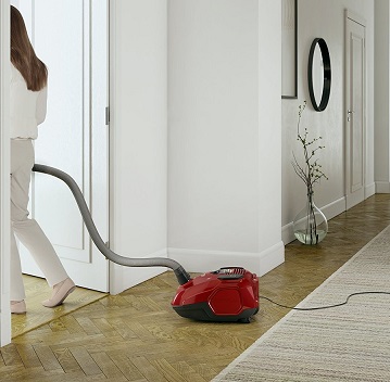 vacuum-cleaner-hard-flooring-house