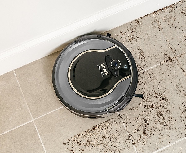 Shark-Robot-Vacuum-Cleaner-edges-and-corners