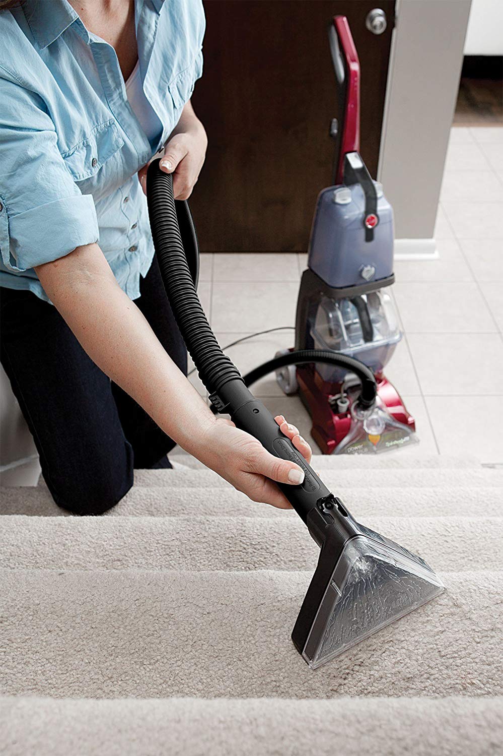 Hoover-Power-Scrub-Deluxe-Carpet-Washer-FH50150-Stairs