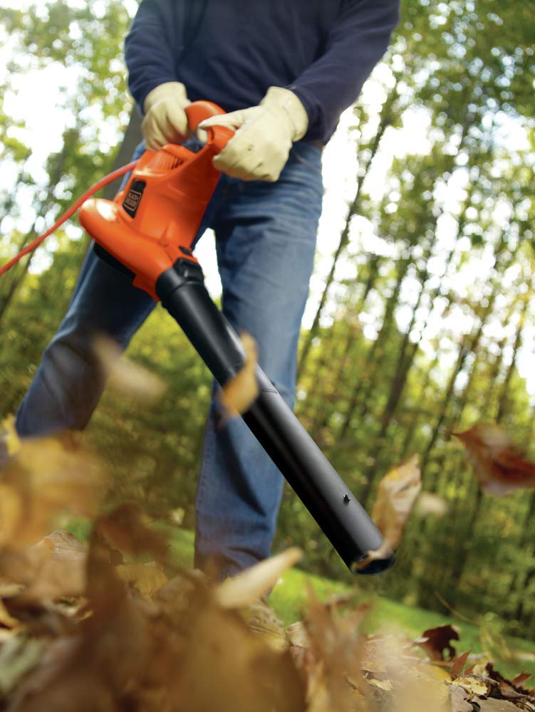 Amazon Com Black Decker Electric Leaf Blower 7 Amp With Quick Connect Gutter Cleaner Attachment Lb700 Bzobl50 Garden Outdoor