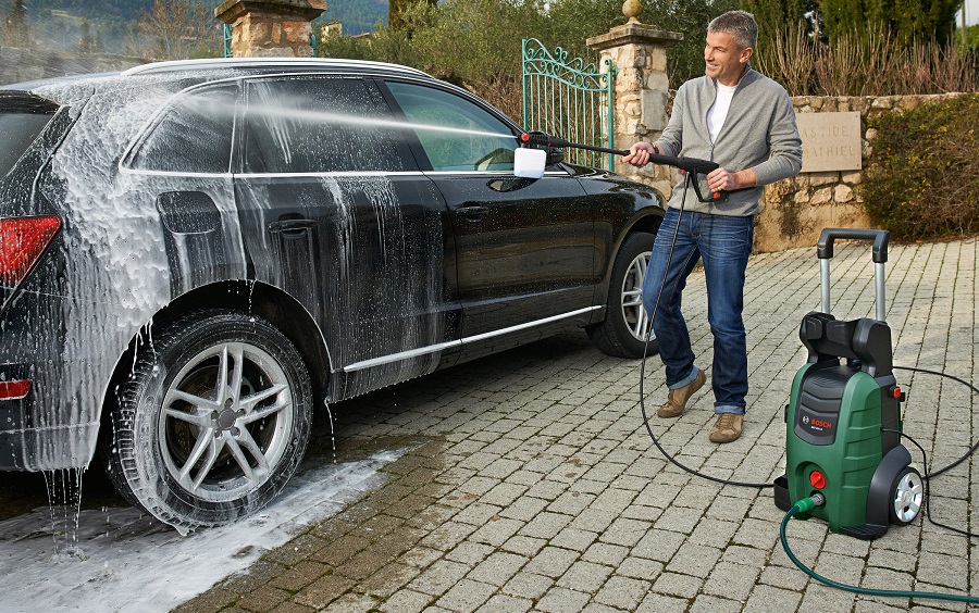 Car-Cleaning-Pressure-Washer