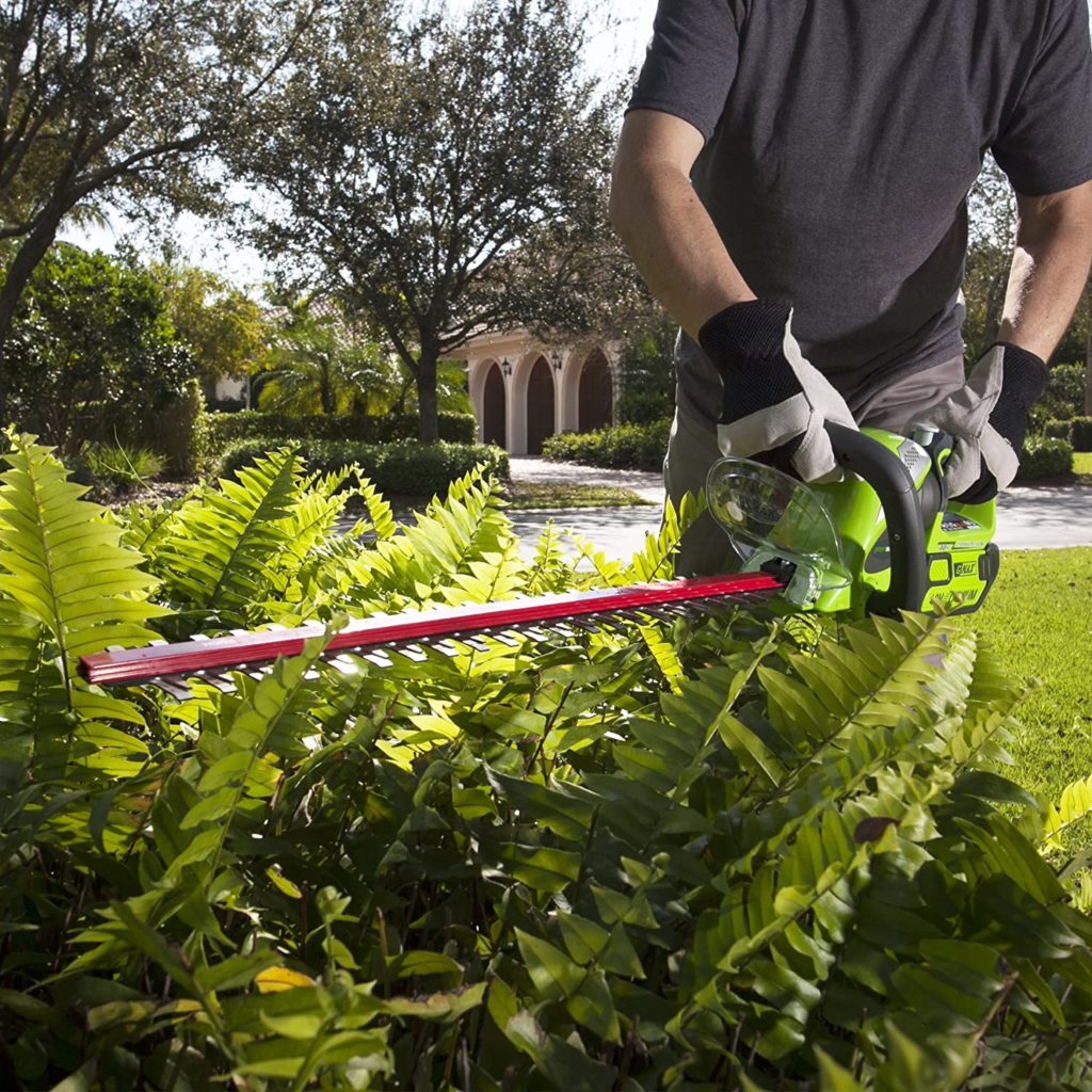 Greenworks-40v-Cordless-Hedge-Trimmer-2