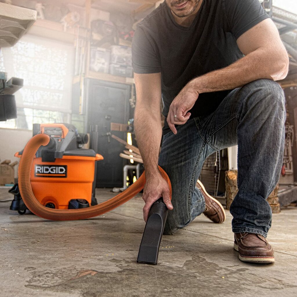 Best-Vacuum-Cleaners-For-The-Garage