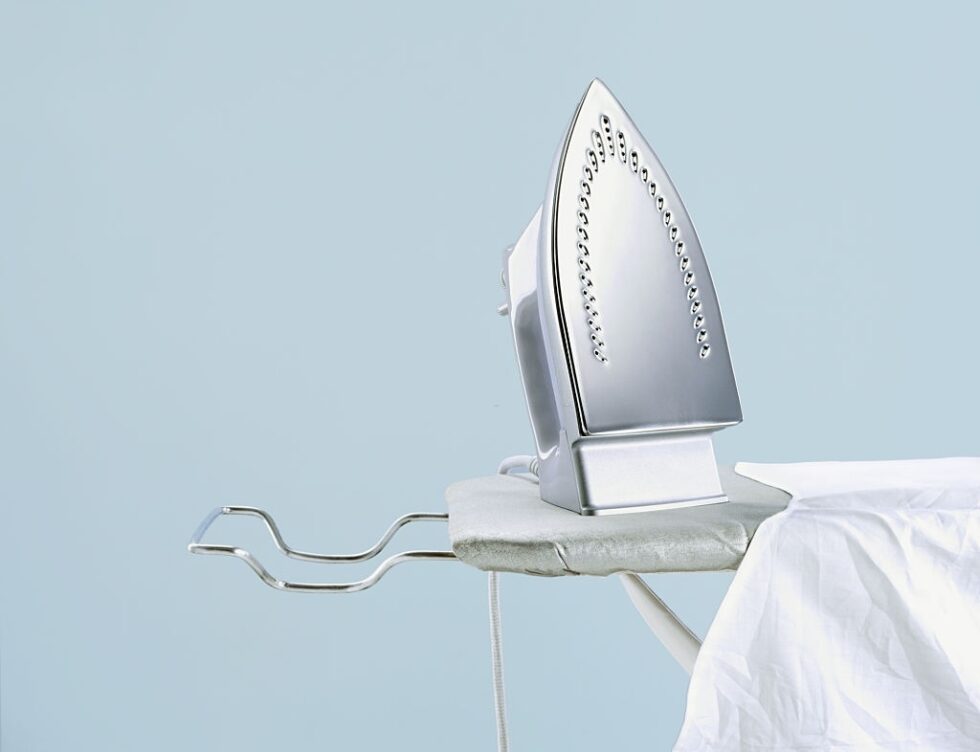Best Steam Iron for Clothes 2021 No More Wrinkly Clothes! Smart Vac