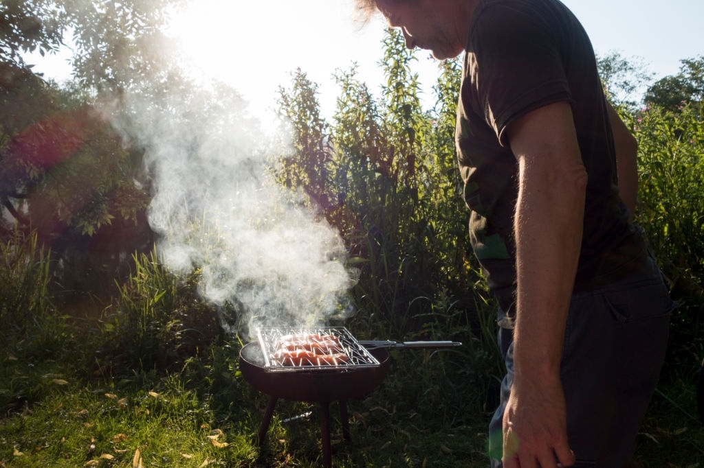 barbeque-smoking-outside