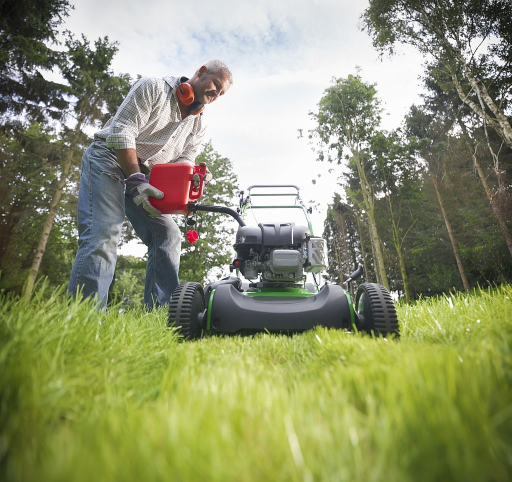 replacing-gasoline-for-lawn-mowers