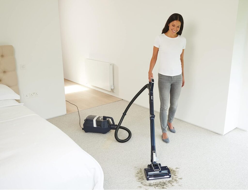 Shark-CZ351-Pet-Canister-Vacuum-cleaner-3