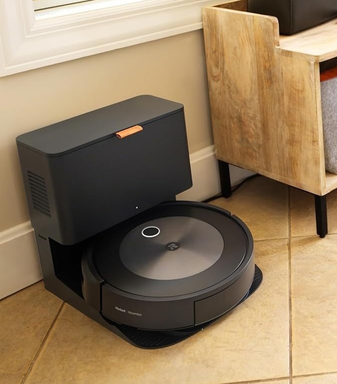 The-Best-Self-Emptying-Robot-Vacuums-3