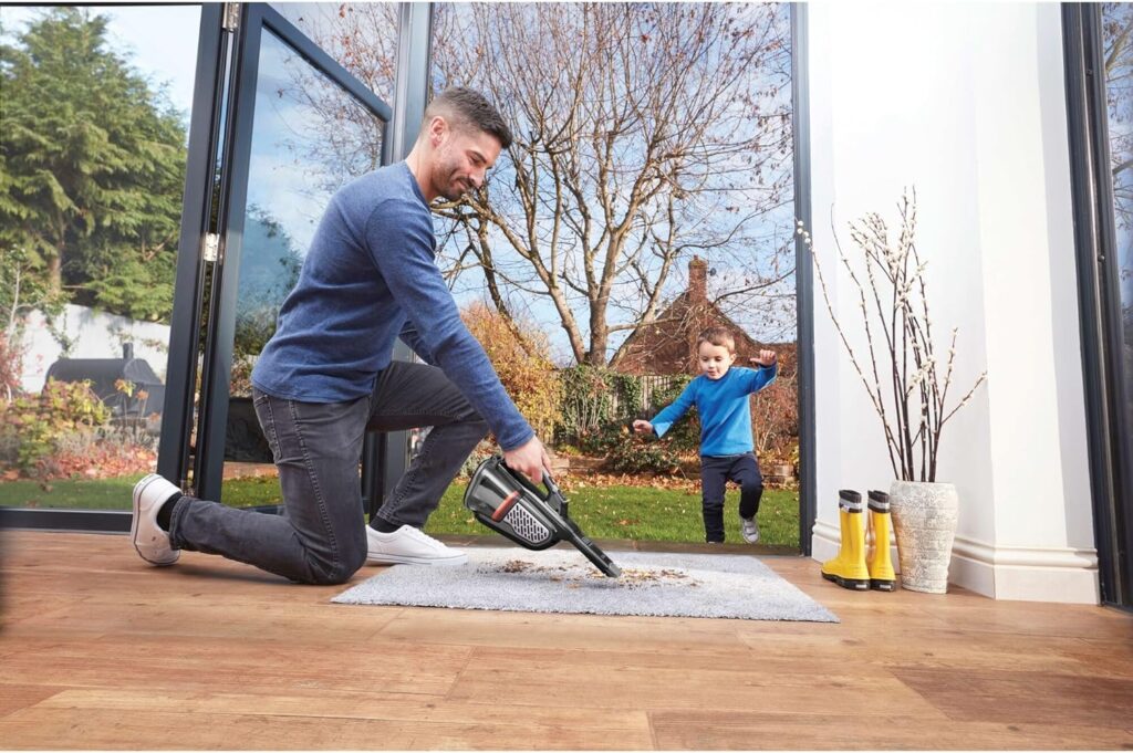 Black+Decker-Dustbuster-Advanced-Clean+