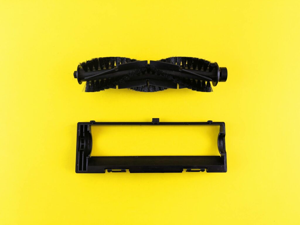 How-to-Clean-Vacuum-Cleaner-Brush