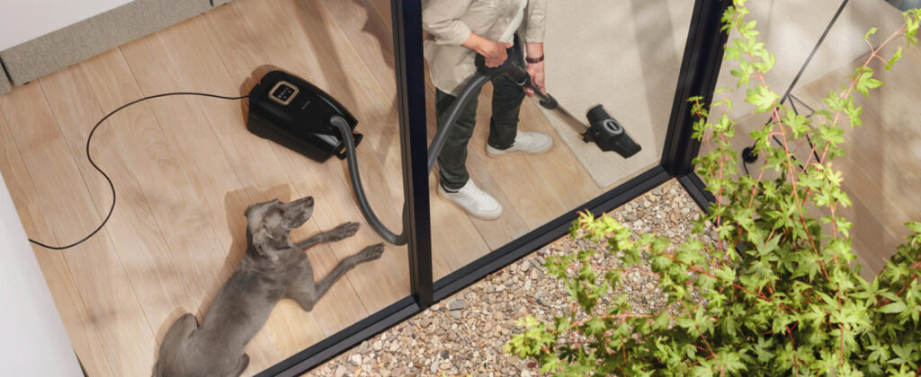 Miele-Guard-L1-Cat-&-Dog-Bagged-Canister-Vacuum-Review