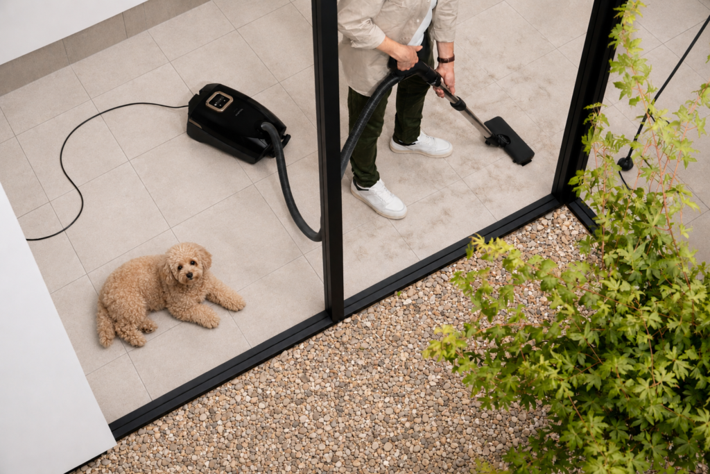The-Best-Bagless-Vacuums-for-Pet-Hair